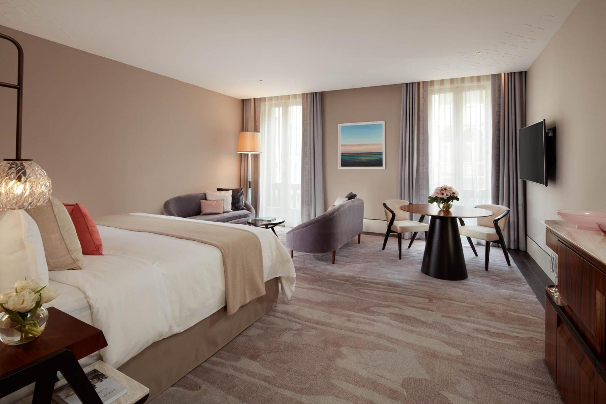 Astor Junior Suite met Kingsize Bed en Uitzicht op de Stad